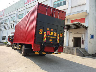 廂式貨車帶尾板，貨物運(yùn)輸?shù)男逻x擇