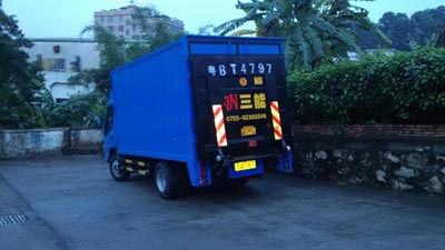 帶尾板的廂式貨車，運輸利器，安全無憂